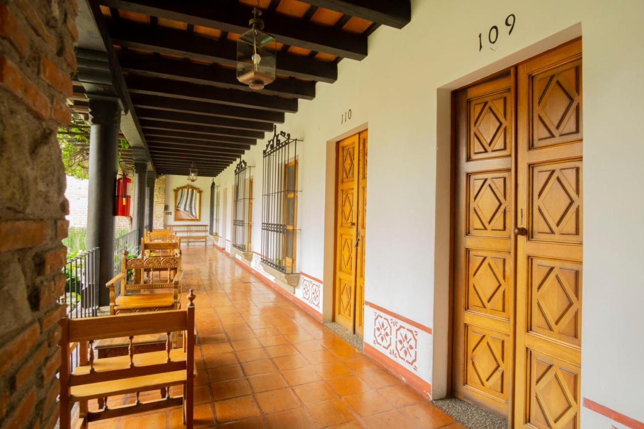 Hotel Posada De Don Rodrigo Antigua Extérieur photo
